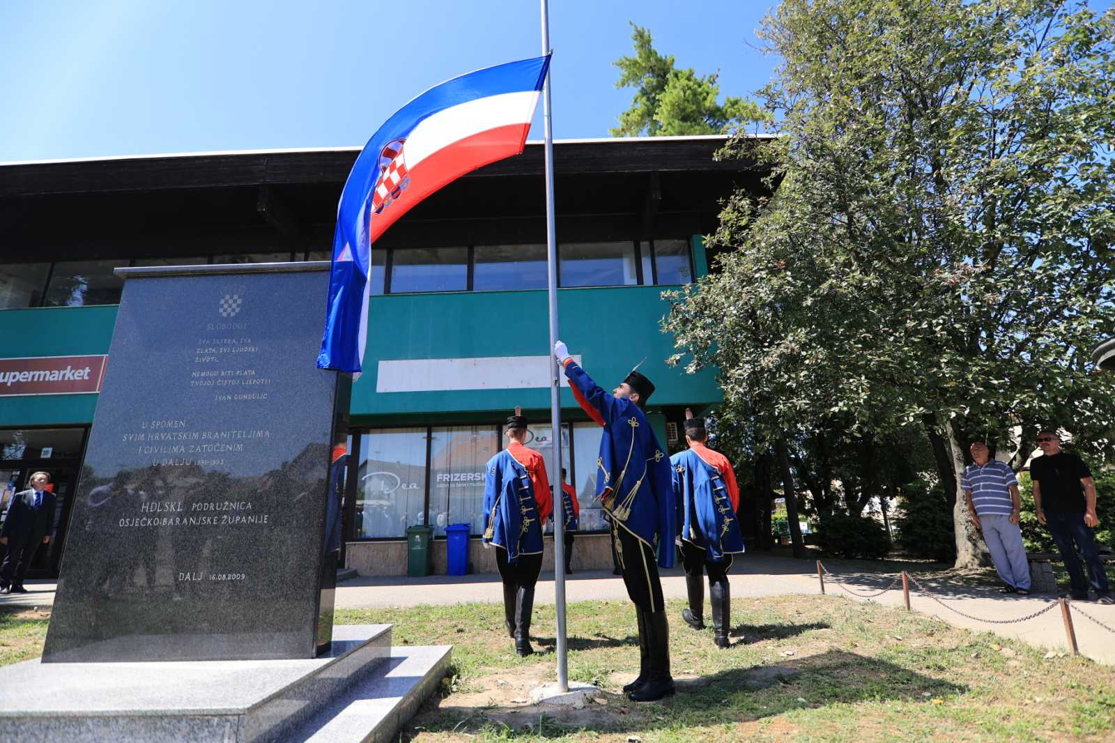 U Dalju podignuta hrvatska zastava kao simbol slobode i ponosa
