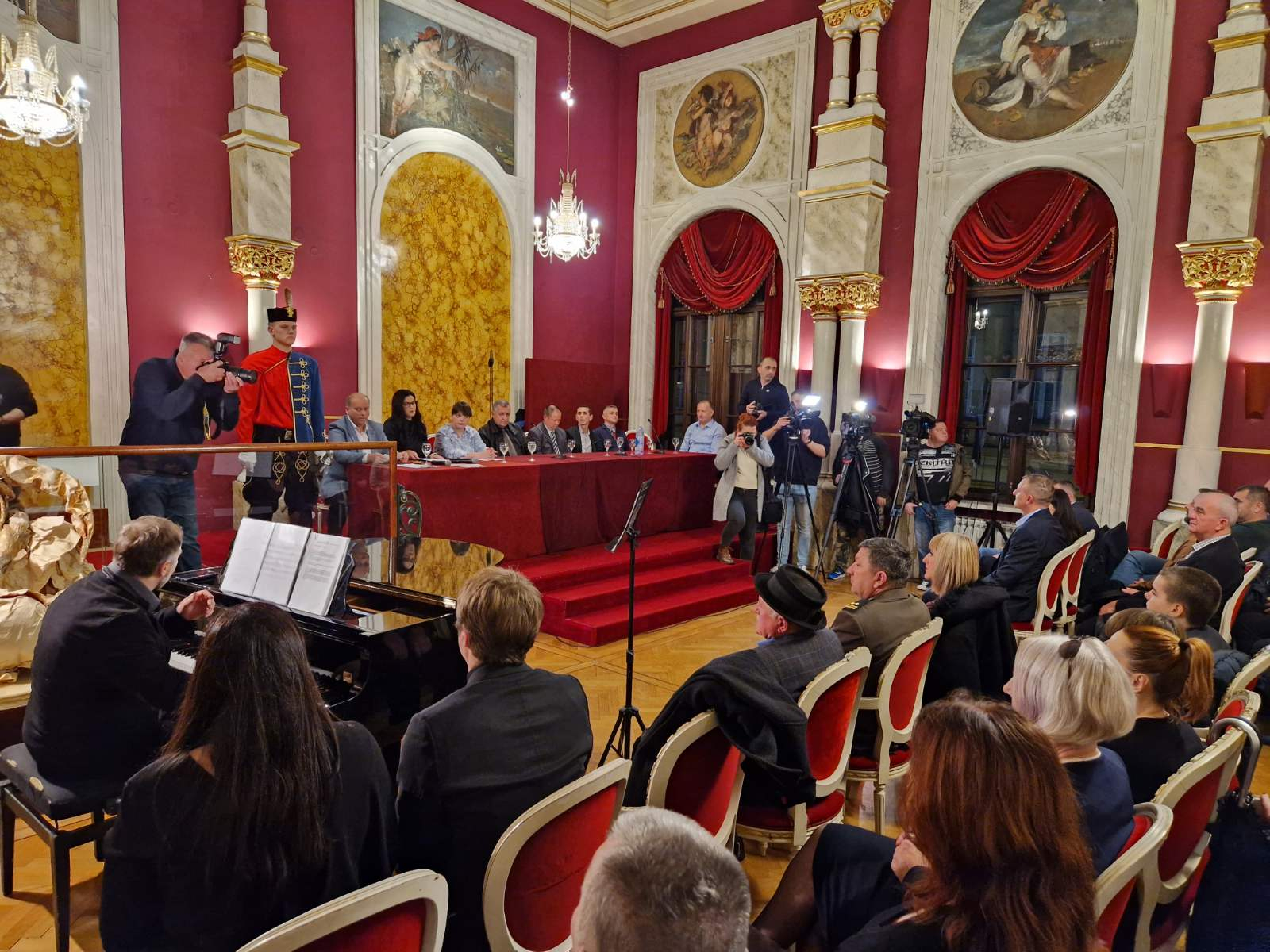 Održana tribina pod nazivom ''Vrijeme heroja - kako smo obranili Vukovar i Hrvatsku''