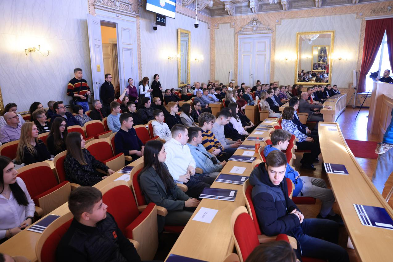 Županija dodijelila stipendije za 156 učenika i studenata