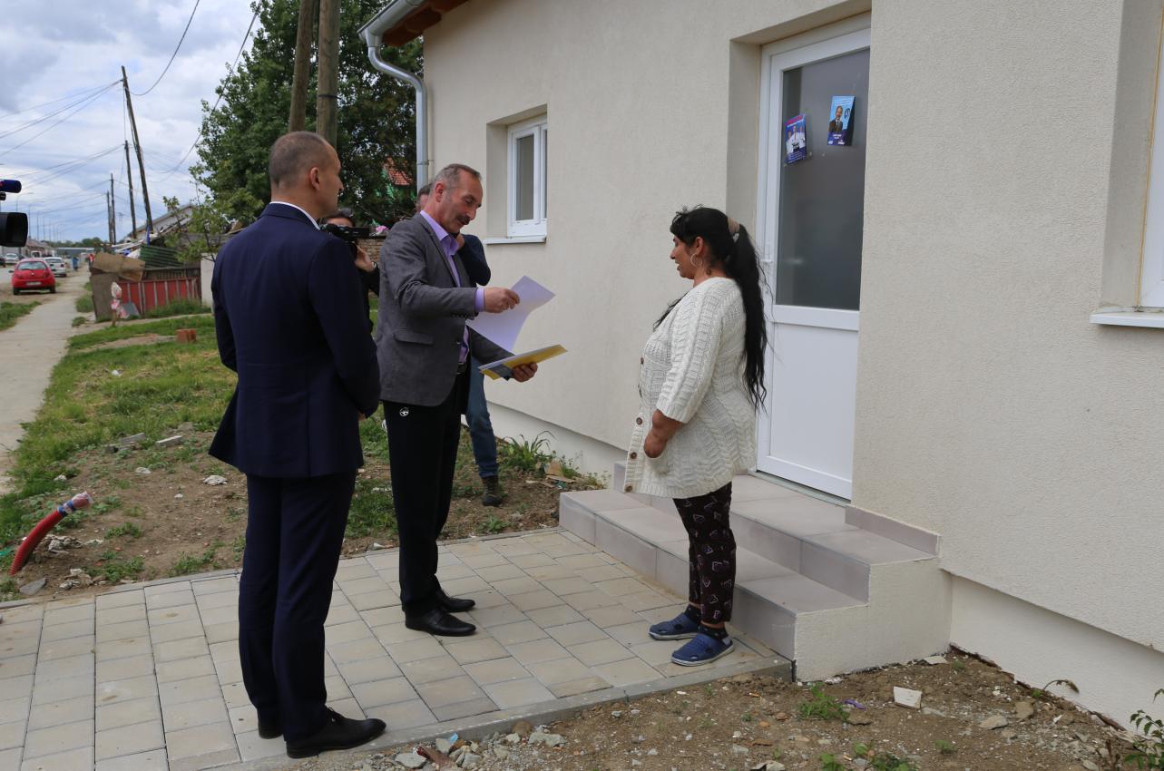 Uz pomoć EU izgrađeno 58 novih kuća u romskom naselju u Dardi, uskoro završetak još 29 kuća
