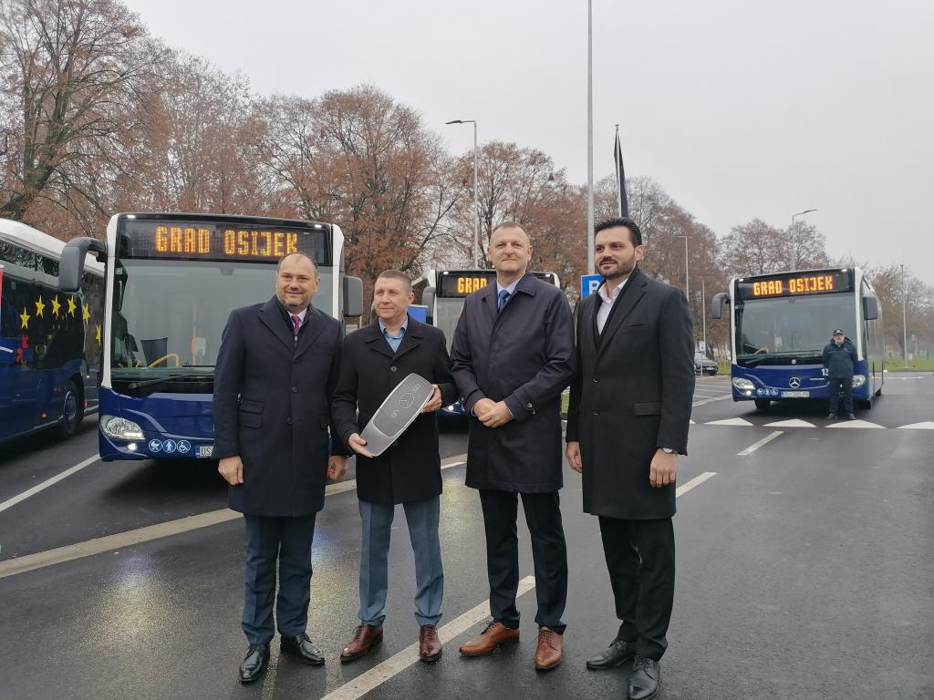 Uručeno novih šest autobusa GPP-u za sigurniju i udobniju vožnju