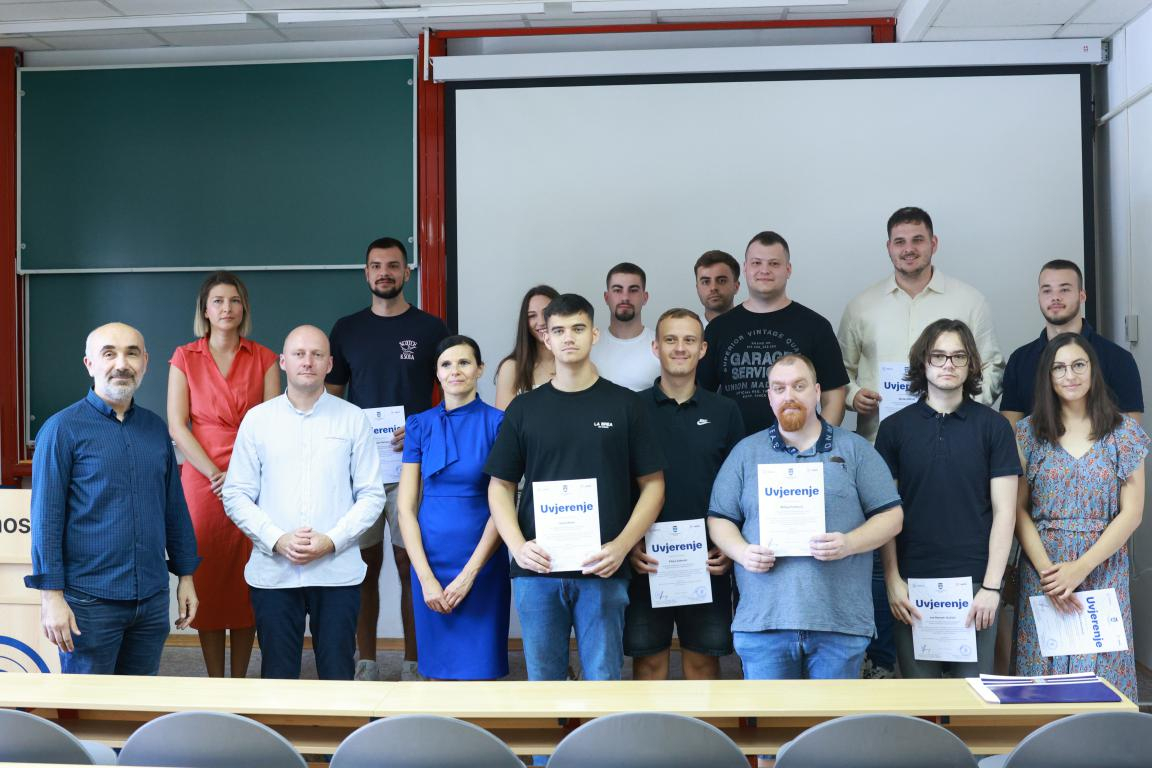 Dodijeljena uvjerenja polaznicima MATHOS Web Development Bootcamp-a