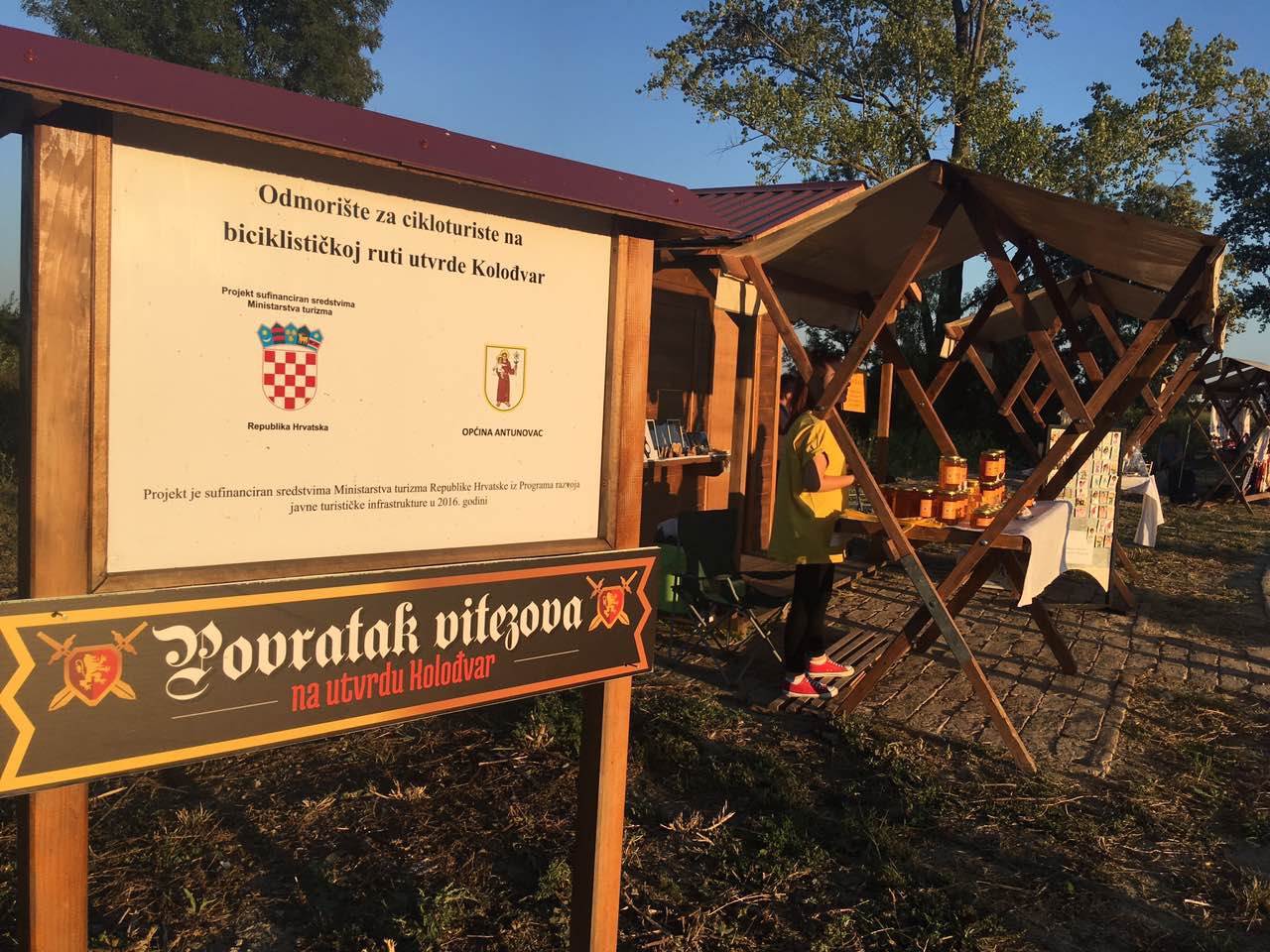 Povratak vitezova na utvrdu Kolođvar