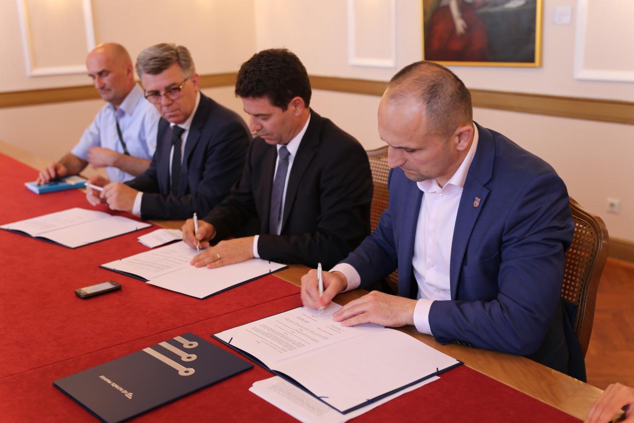 Studentska karta Osijek - Vinkovci 6,20 kn, Osijek - Split 50 kn