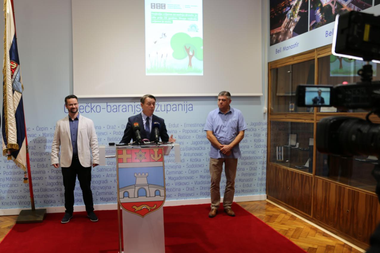 U akciji „Zasadi drvo, ne budi panj" sadi se više od 3.500 drveća na području Osječko-baranjske županije