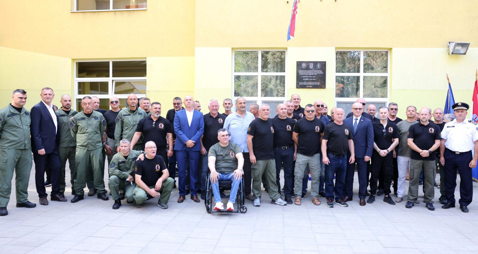 Spomen-ploča u počast hrvatskim policajcima ubijenim 1991. godine u Dardi
