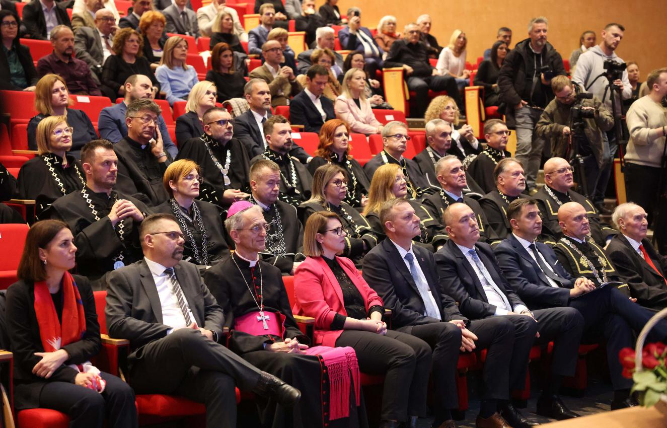 Medicinski fakultet Osijek obilježava jubilarne godišnjice uspješnog rada