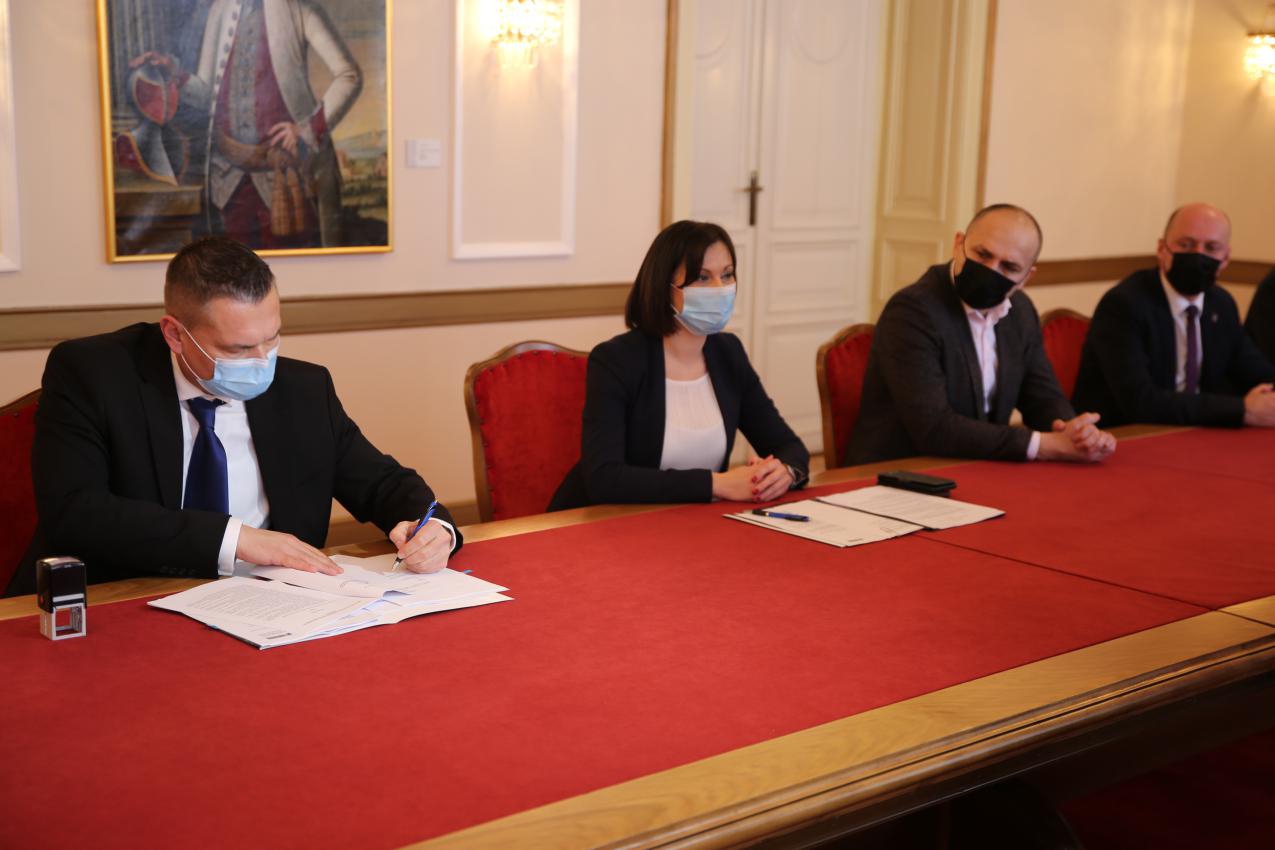 Nova potpora za rekonstrukciju dvoraca u Našicama