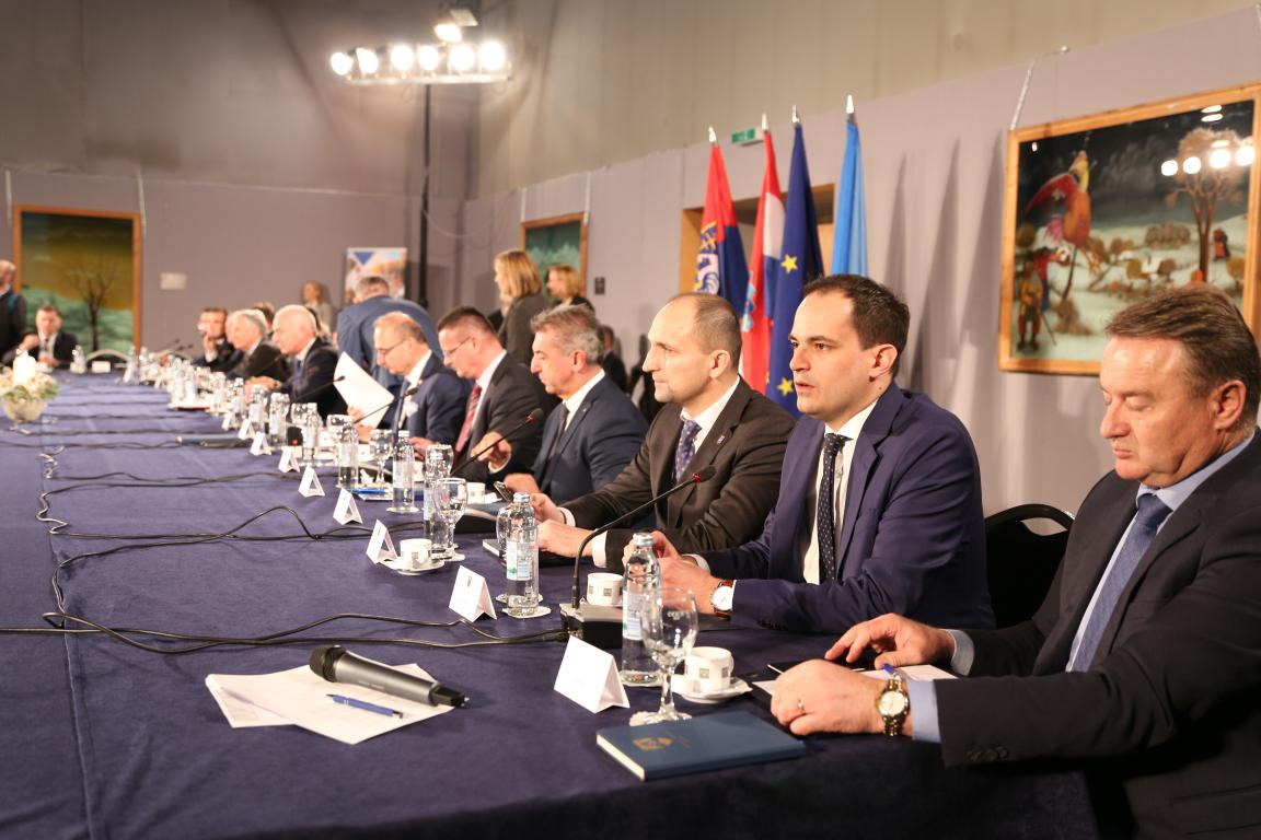 Potpisani sporazumi o preuzimanju ureda državne uprave