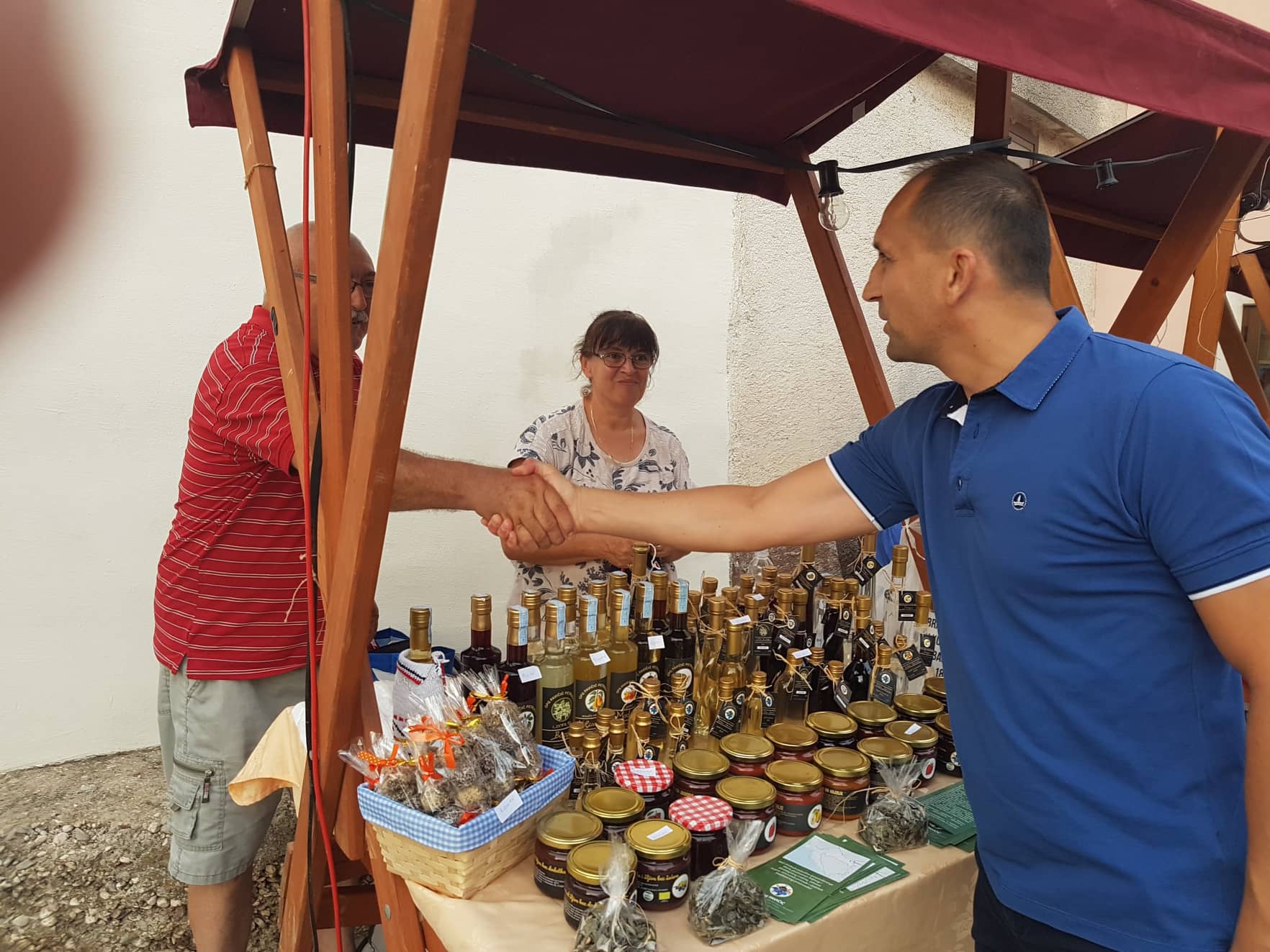 Slavonci na Danima vina otoka Krka