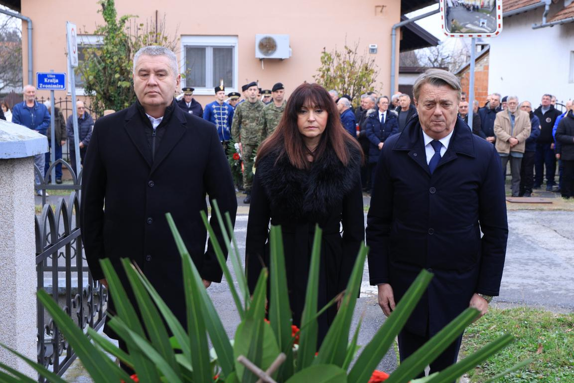Počast poginulim hrvatskim braniteljima u obrani Antunovca