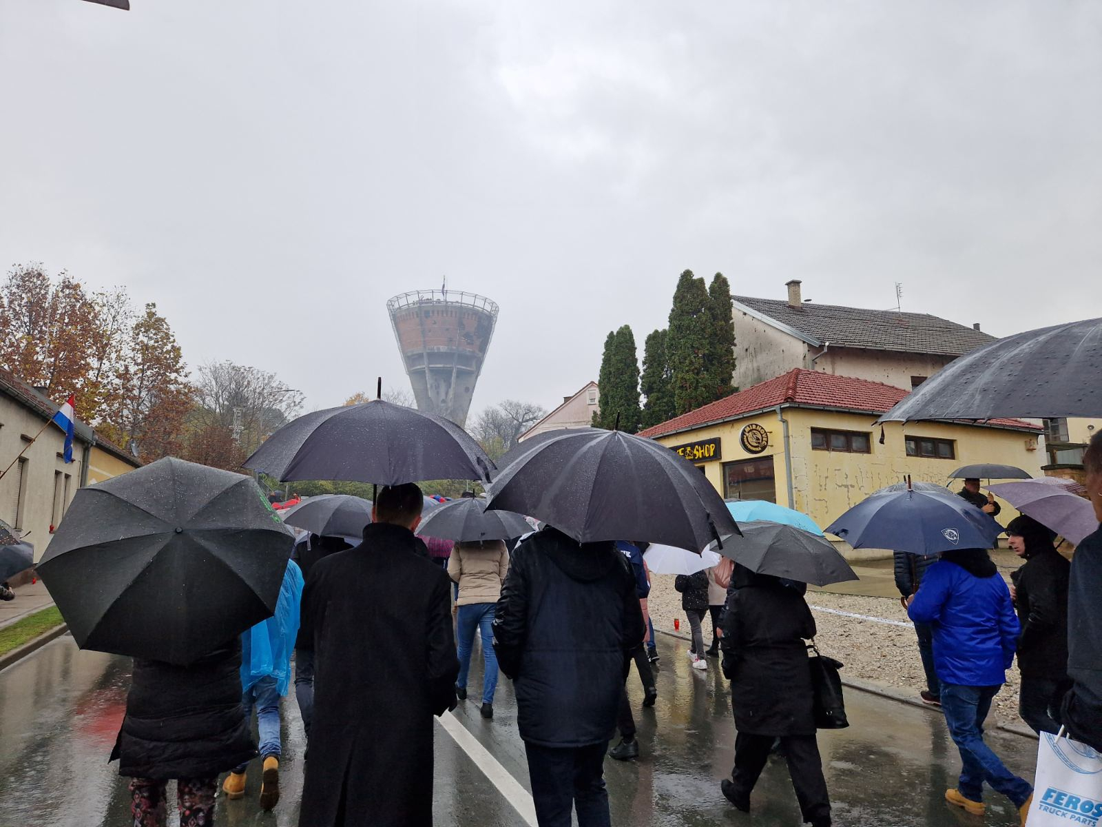 Cijela Hrvatska odaje počast žrtvama Vukovara i Škabrnje