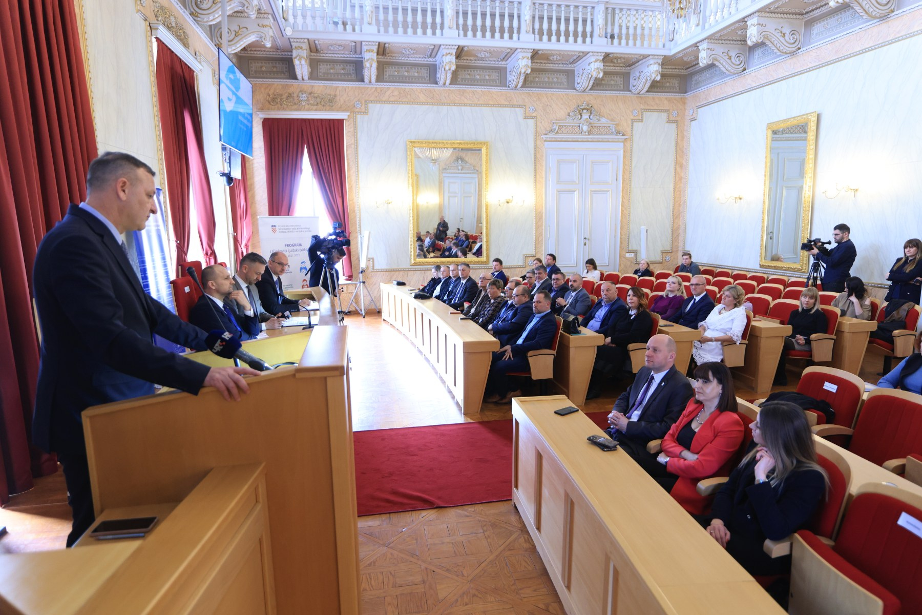 Kroz novu fazu projekta ''Zaželi'' osigurana skrb o 2.977 starijih osoba na području Osječko-baranjske županije