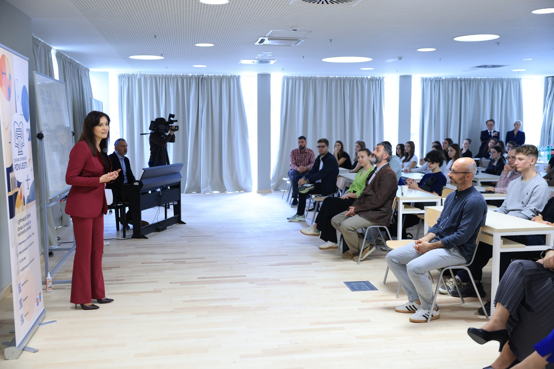 U I. gimnaziji Osijek otvoren Centar izvrsnosti za povijest