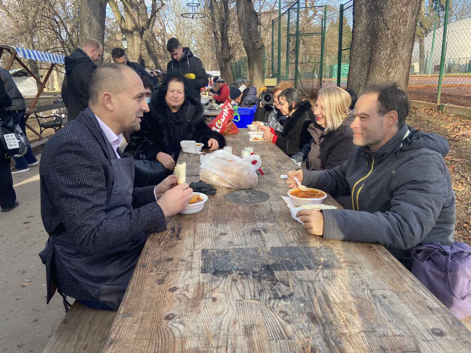 Tradicionalna podjela blagdanskog fiša u Osijeku