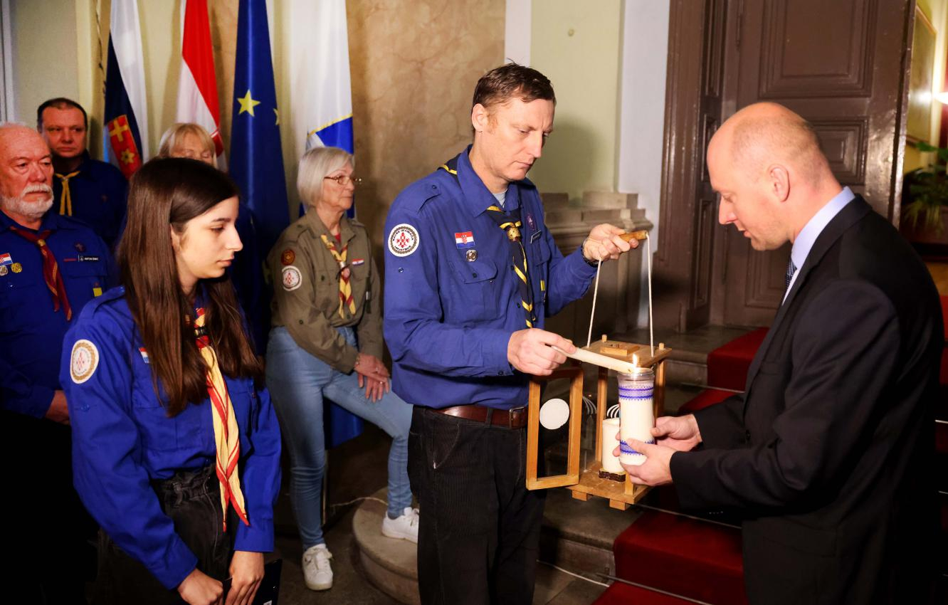 Izviđači donijeli Betlehemsko svjetlo u Osječko-baranjsku županiju