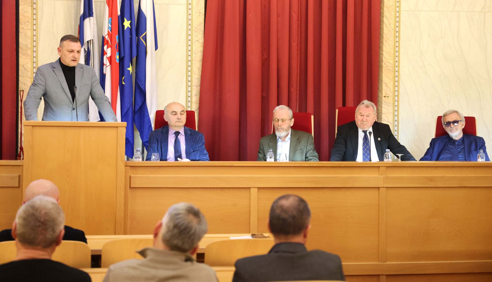 Promocija knjige generala Krešimira Ćosića "Između prošlosti i budućnosti"