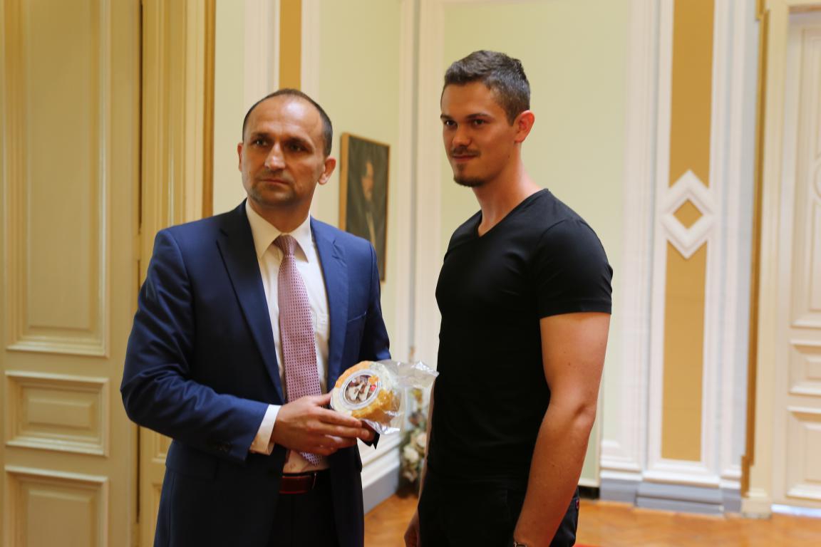 Ivan Gašić donosi poruku da se rad i trud isplate