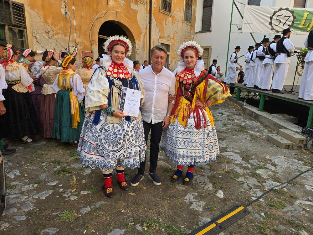 Svečanom povorkom i smotrom folklora završeno 57. Ljeto valpovačko