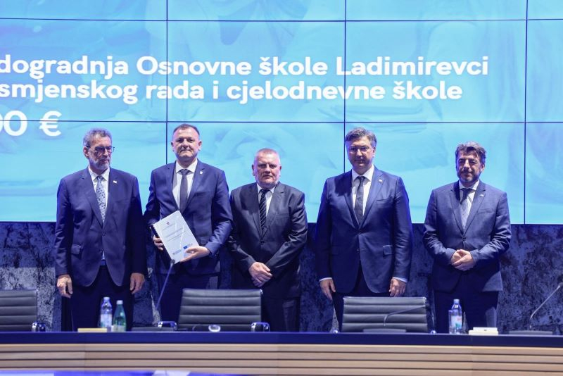Uručen Ugovor za projekt rekonstrukcije i dogradnje OŠ Ladimirevci iz Nacionalnog programa oporavka i otpornosti