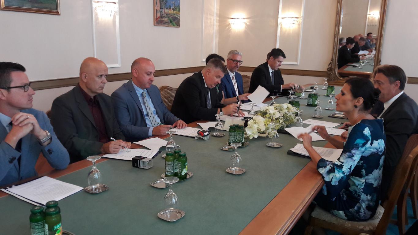 Osječko-baranjska županija i 9 banaka osigurali dodatnih 5 milijuna kuna za povoljne poduzetničke kredite