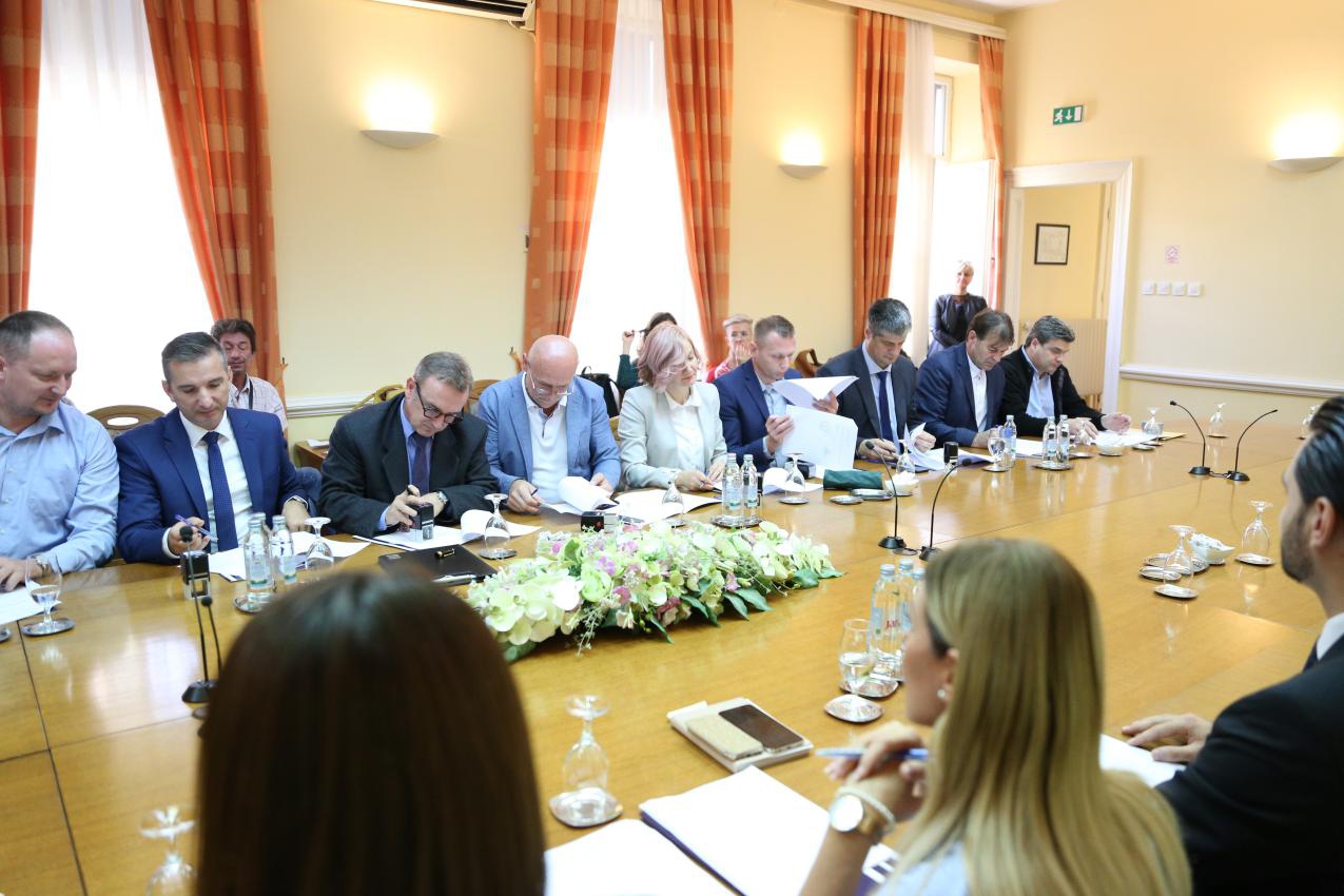 Županija bez naknade ustupila 20 servisnih stanica za bicikle