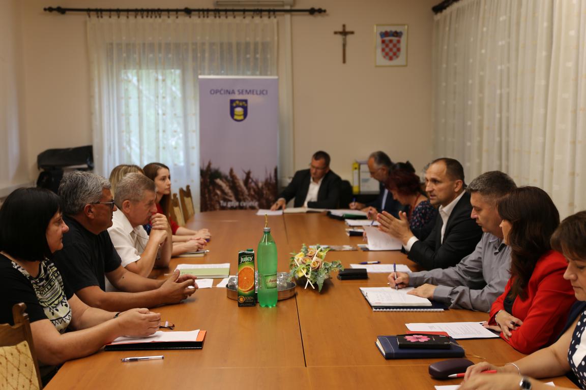 Radni sastanak župana i načelnika Općine Semeljaci: Suradnjom do brže realizacije već pripremljenih projekata