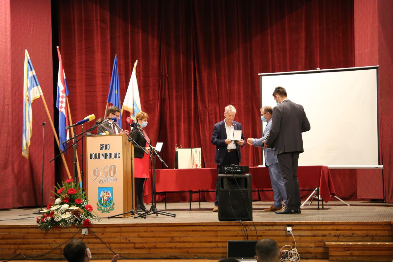 U Donjem Miholjcu gradi se nova zgrada Srednje škole, obnavlja vrtić