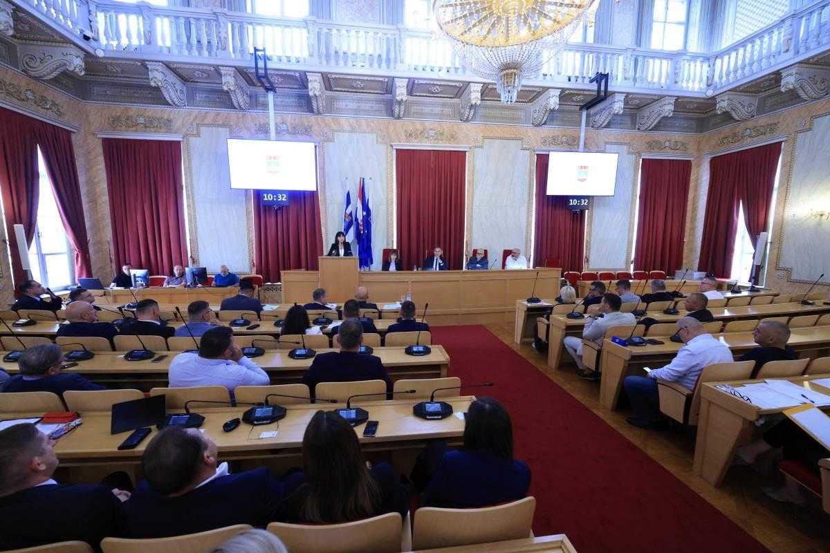 Na Skupštini o važnim temama: gospodarenju otpadom, stipendijama, obrazovanju i projektima za građane