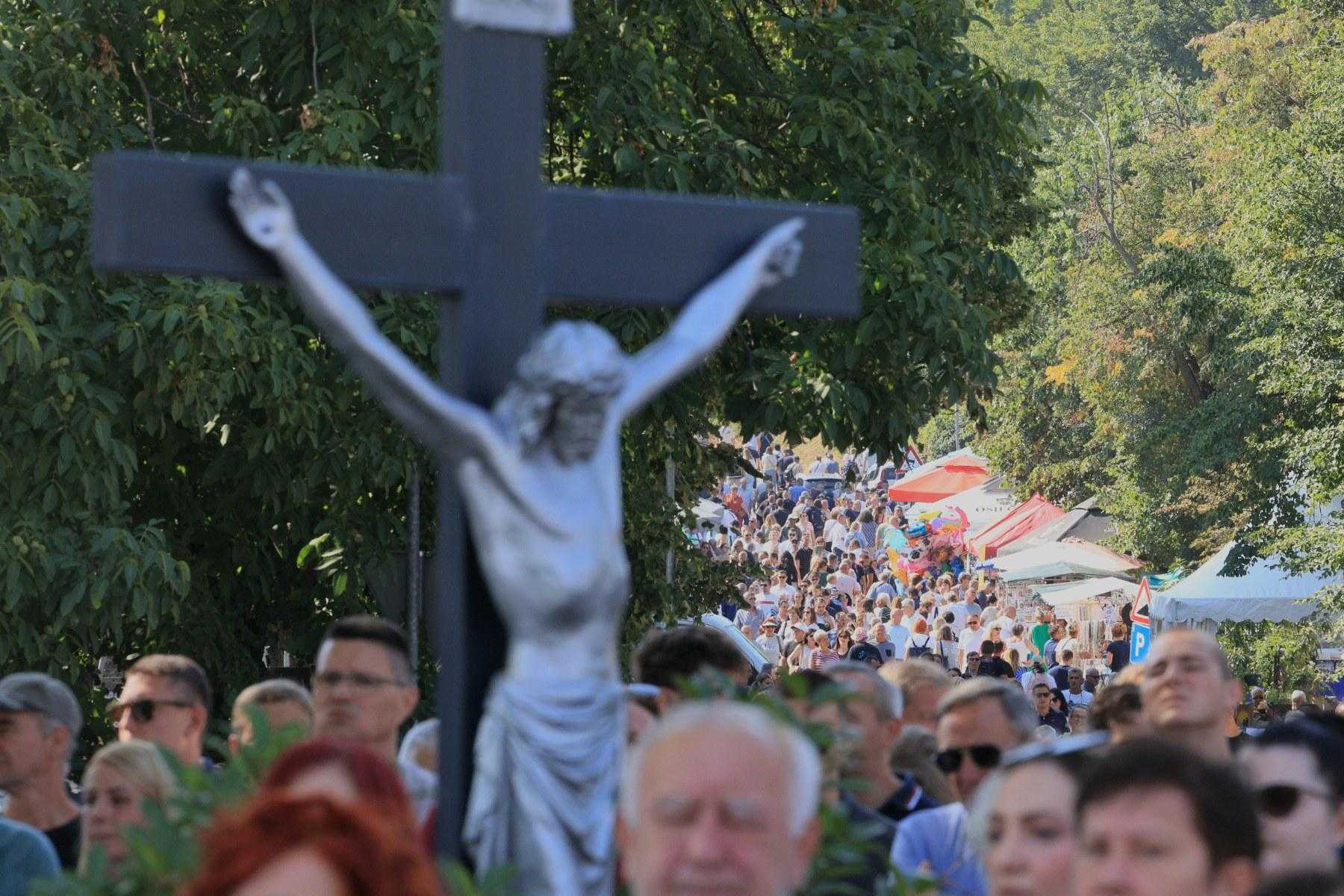 Velika Gospa u Aljmašu – mnoštvo hodočasnika u Svetištu Gospe od Utočišta